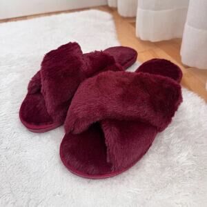 Cozy Cross Band Slippers Wine Color Size 10 Women’s